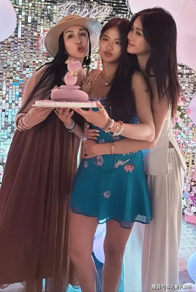 钟丽缇女儿互相使绊子，与继父关系亲密引发争议（组图） - 1