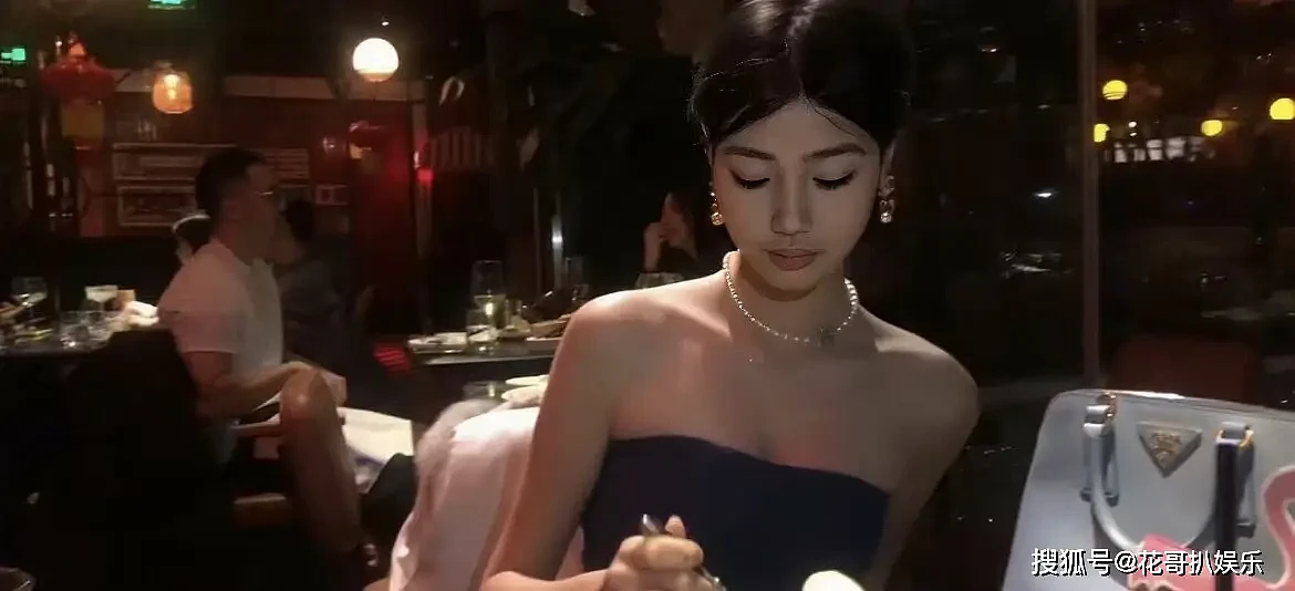 钟丽缇女儿互相使绊子，与继父关系亲密引发争议（组图） - 5