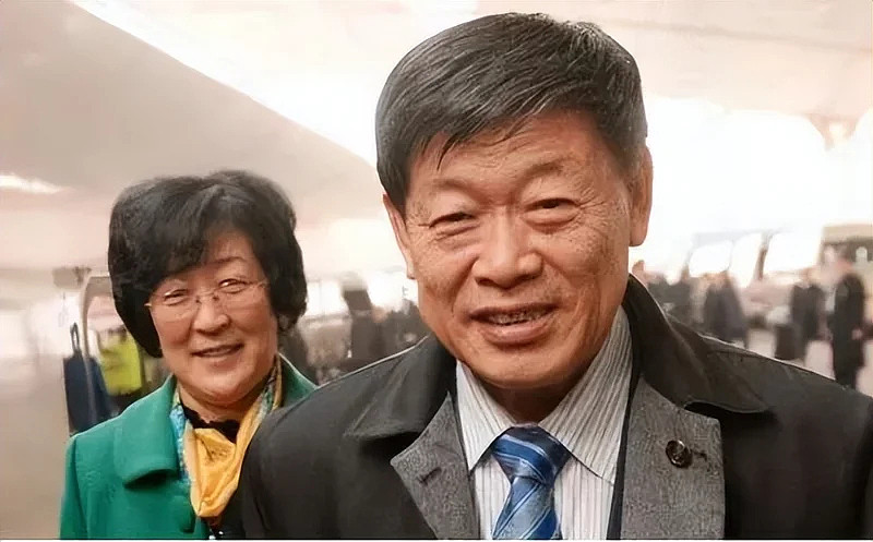 80岁登顶中国女首富!山东老太给全球豪门上了一课(组图) - 5