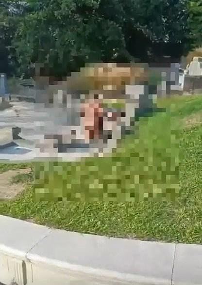 拜山活春宫！全裸男女墓碑前激战遭“活捉”，报警下场惨了（组图） - 9