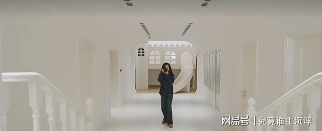 杨子姗晒上海新别墅！满屋全白、没活人感像病房，客厅大到能跑步（组图） - 3