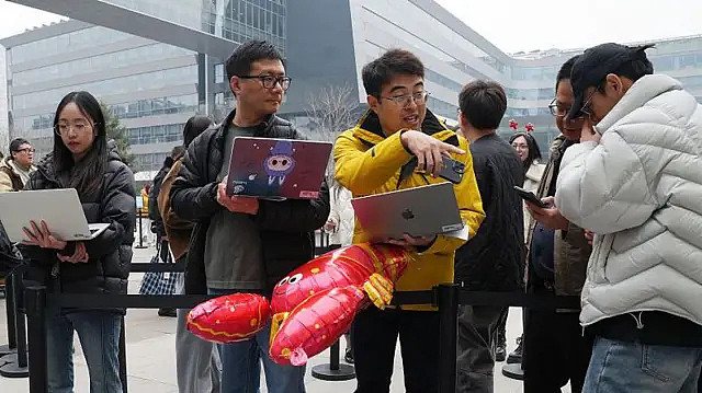 当中国AI智能体开始上岗:2026年春天里,三个人的兴奋与恐惧(组图) - 1