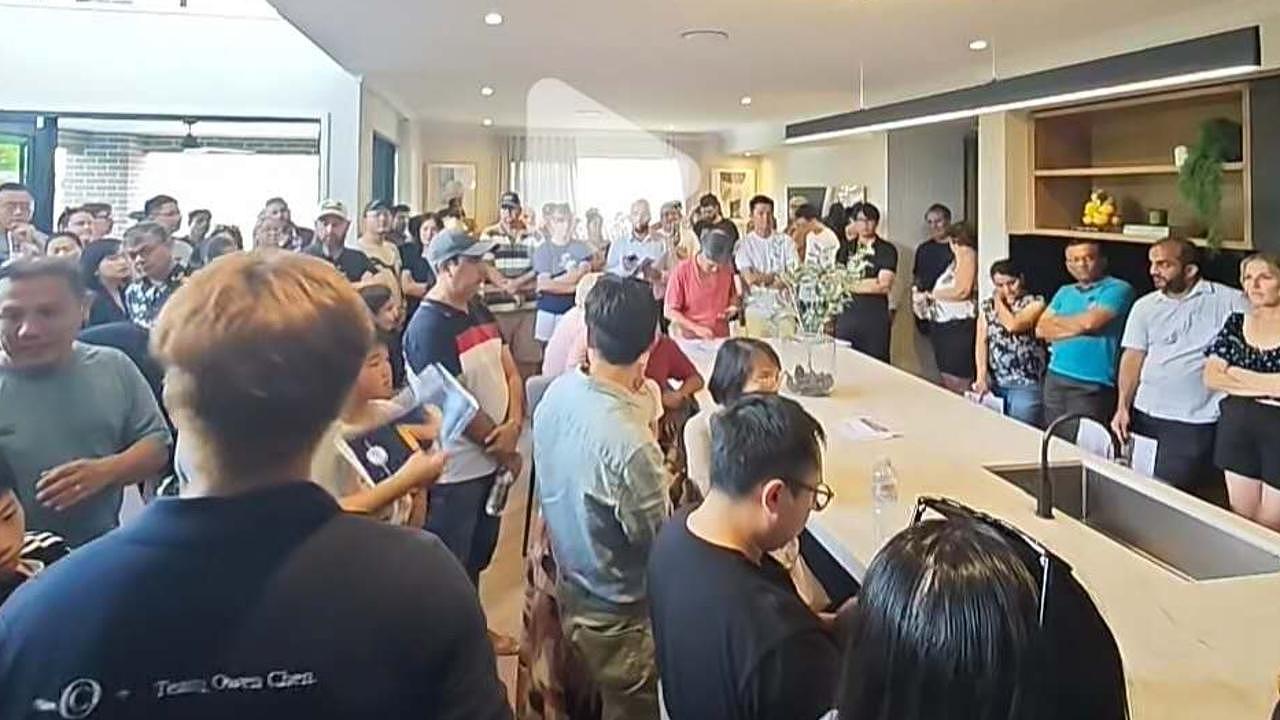 澳洲“锦鲤房”$332万成交，刷新当地纪录！21人疯狂竞争，拍卖现场一片混乱（组图） - 6