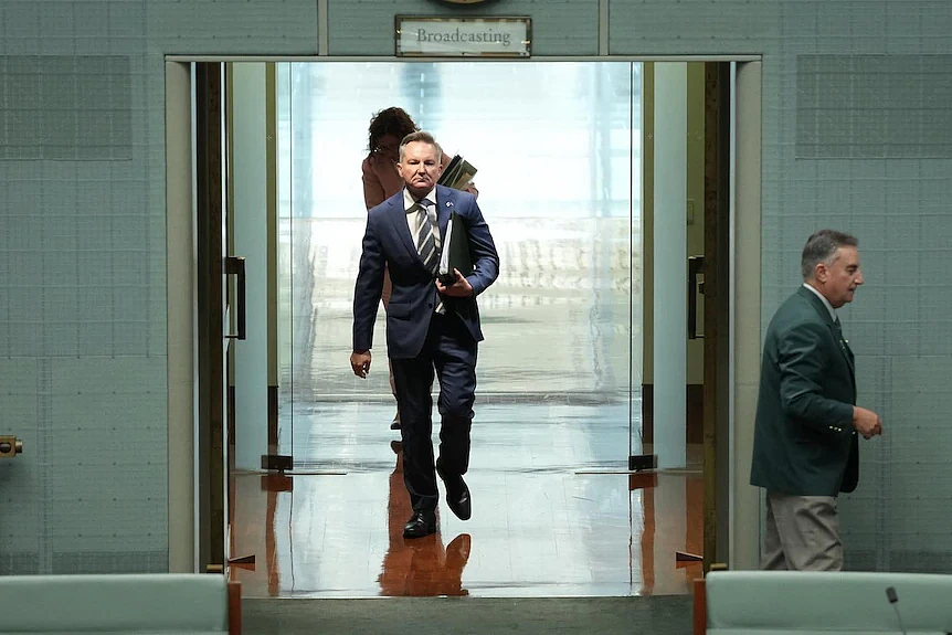 全澳数百加油站“一滴不剩”！政府紧急下调柴油标准，新维两州成重灾区（组图） - 2