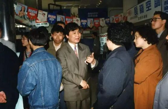 全网都在说苏宁落幕,但真相刚好相反...(组图) - 6