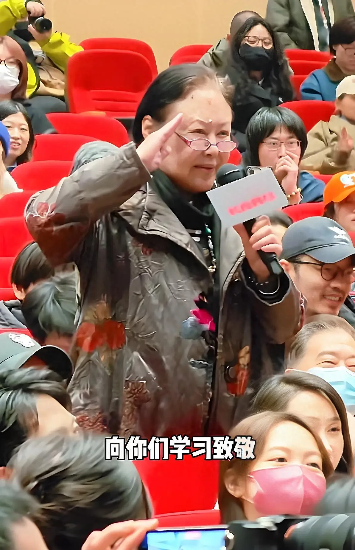 斯琴高娃:76岁的她还要为了儿女去拍戏....(组图) - 1