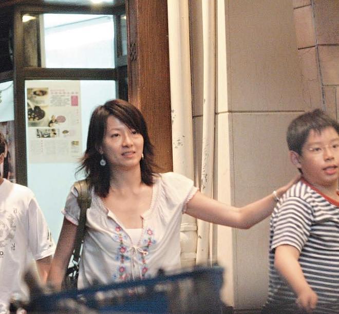 谭咏麟32岁儿子近况:智性恋天菜,才貌双全,今在加拿大做工程师(组图) - 19