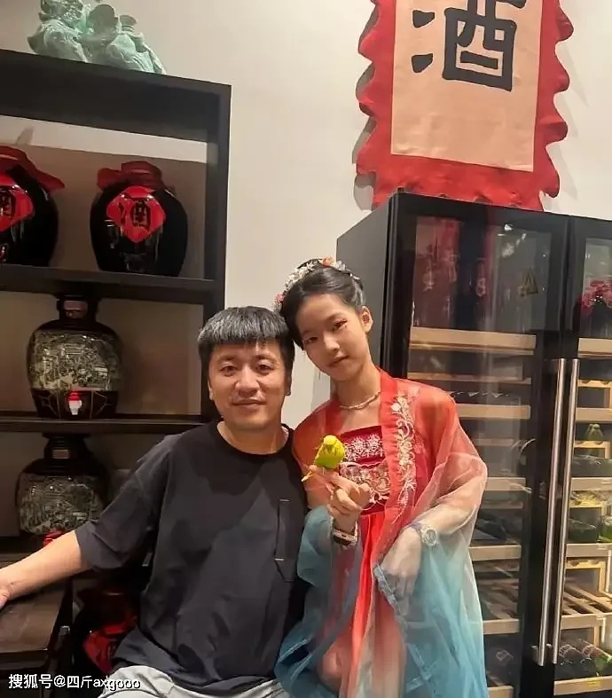 张雪峰猝死留下11岁独女，事发时紧急从学校接走（组图） - 4