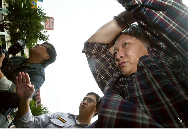 遛狗遇伏,台“百亿赌王”在柬埔寨身中29枪(组图) - 2