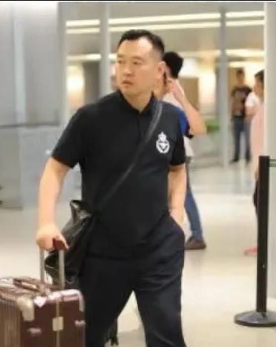 51岁孔令辉：为生活奔波，与刘国梁9年未见面，一个电话让他落泪（组图） - 3