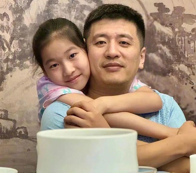 张雪峰8亿遗产如何分?法定继承vs遗嘱继承,妻子女儿份额大不同(组图) - 2