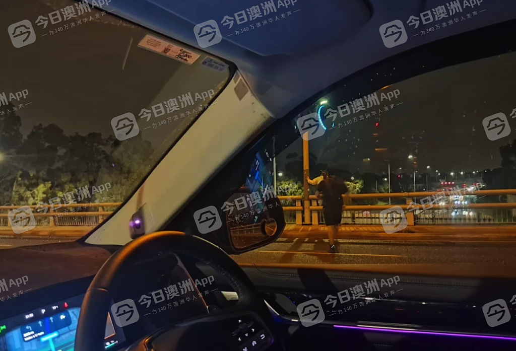 “她马上就要跳了！”澳洲年轻女孩欲跳桥轻生，华人巴士司机拼力营救！“脖子上都是刀口，特别深”（组图） - 2