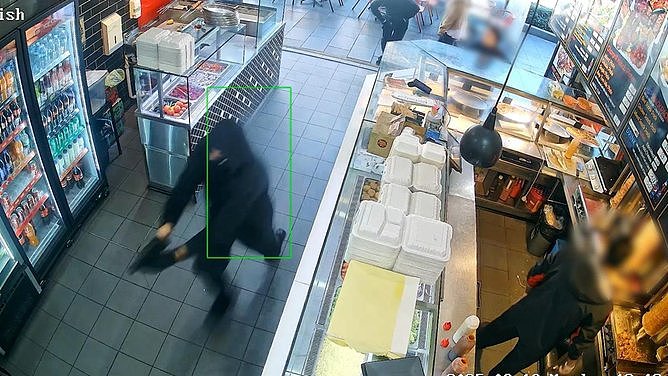 悉尼Auburn烤肉店惊魂：两蒙面男连开8枪，警方公开求线索（组图） - 2