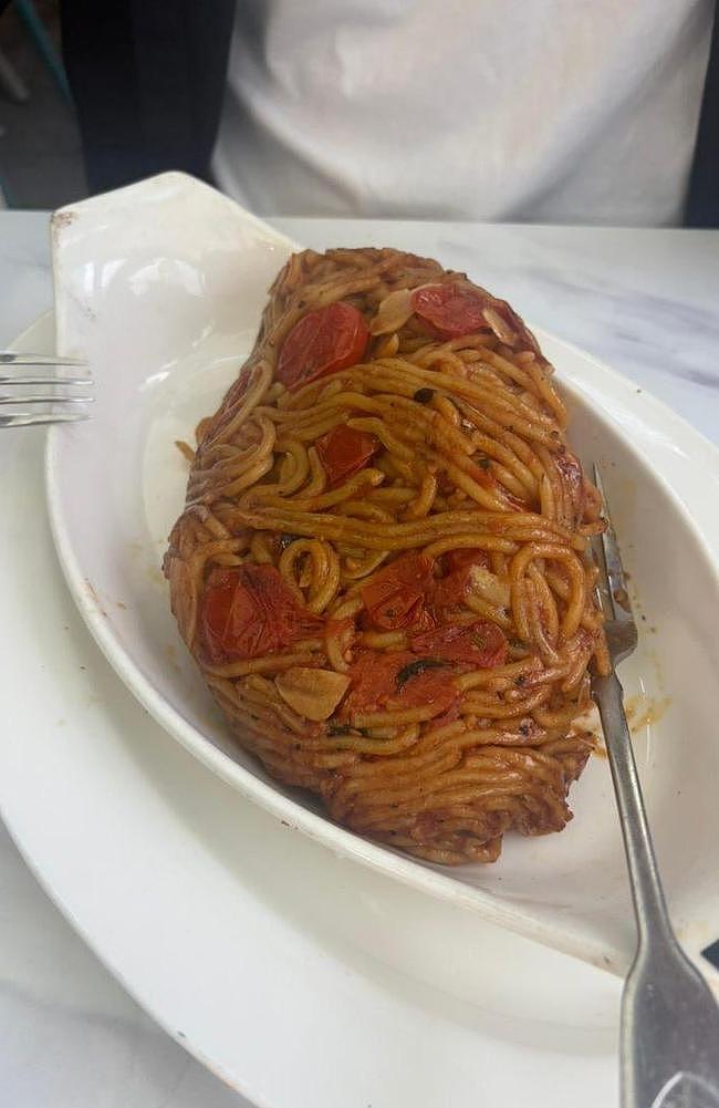 两盘意面竟要价$150？澳食客怒刷差评：贵就算了，一上桌长这样...（组图） - 2