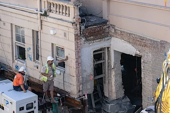 澳洲百年豪宅改建突发坍塌!千万级工程竟变“事故现场”(组图) - 4