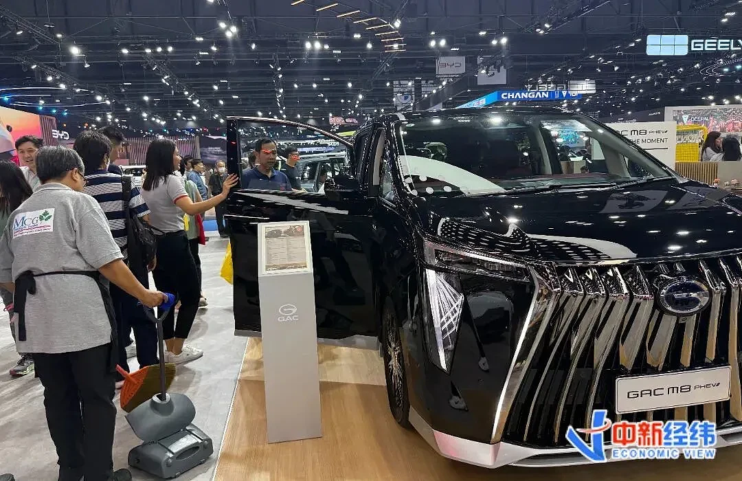 电车4S店销售火爆，东南亚华商亲历“油荒”（组图） - 2