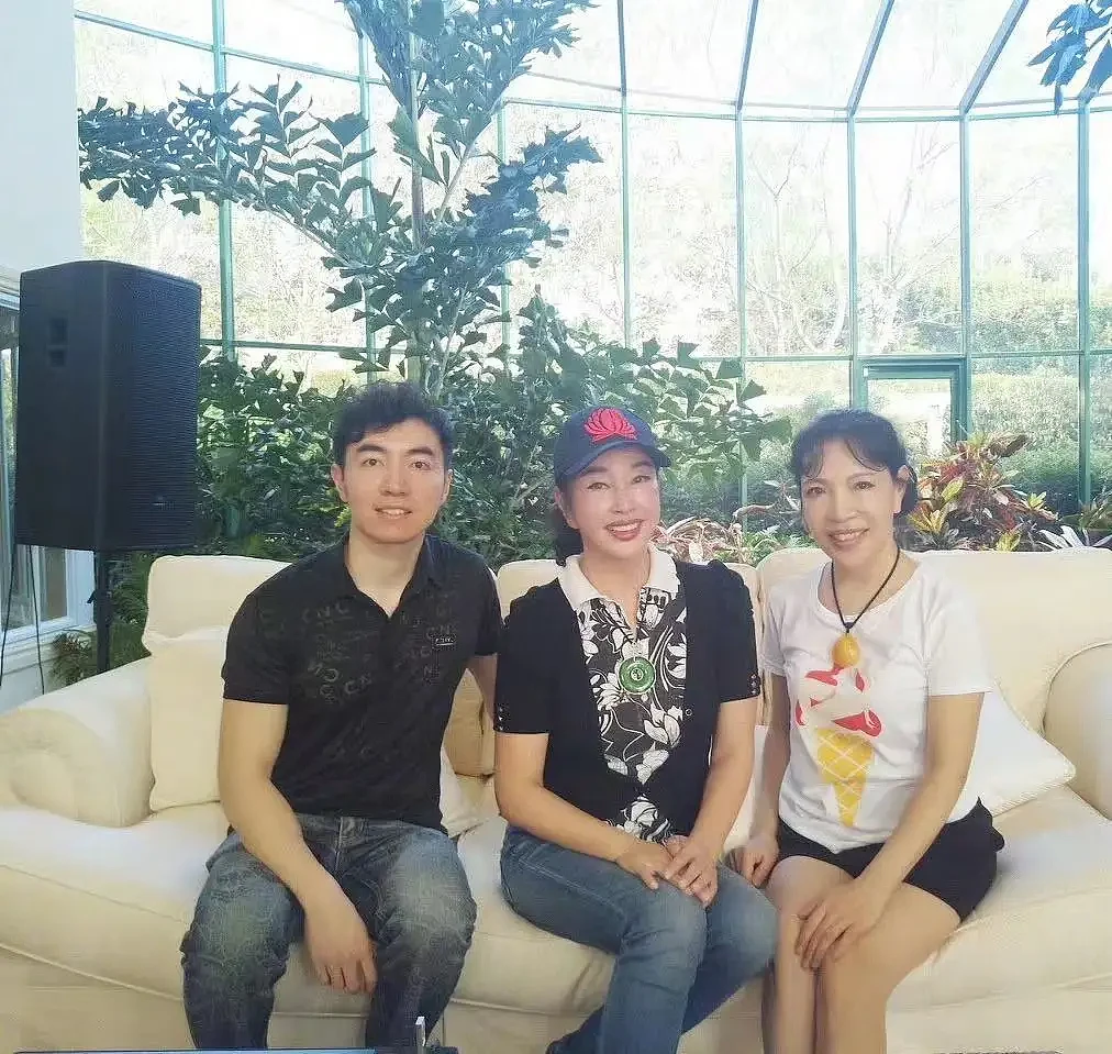 刘晓庆辉煌一生,想不到古稀之年亲情背刺(组图) - 3