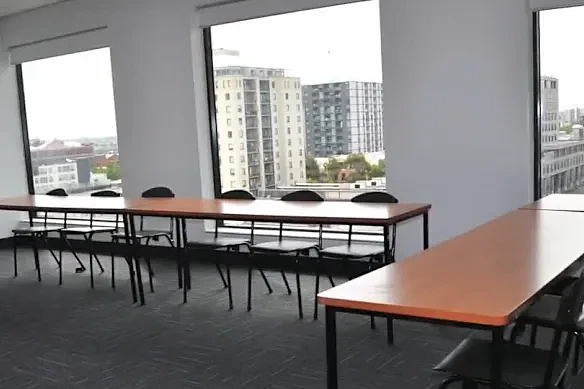 澳洲私校被吊销办学执照！近50名中国学生被迫紧急转学（组图） - 2