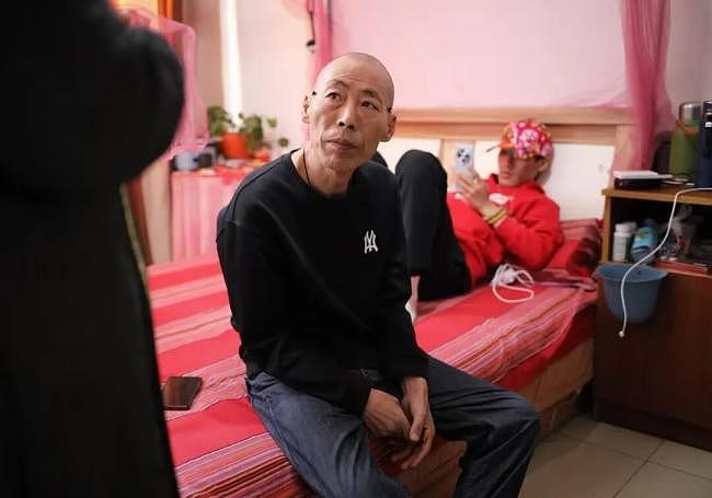 8岁被领养至加拿大又遭遗弃：漂泊20年成功寻亲（组图） - 1