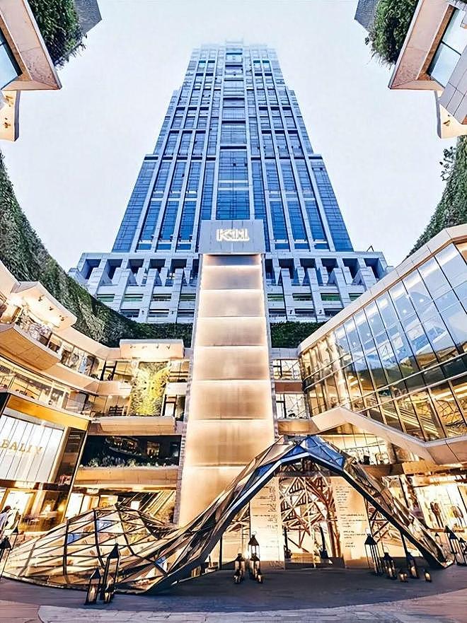 香港千亿豪门要改姓?第一个跌落神坛的“四大家族”,出现了!(组图) - 1