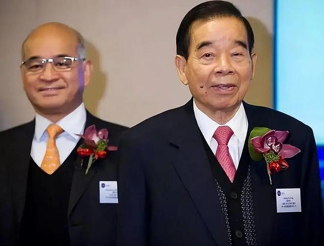 香港千亿豪门要改姓?第一个跌落神坛的“四大家族”,出现了!(组图) - 9