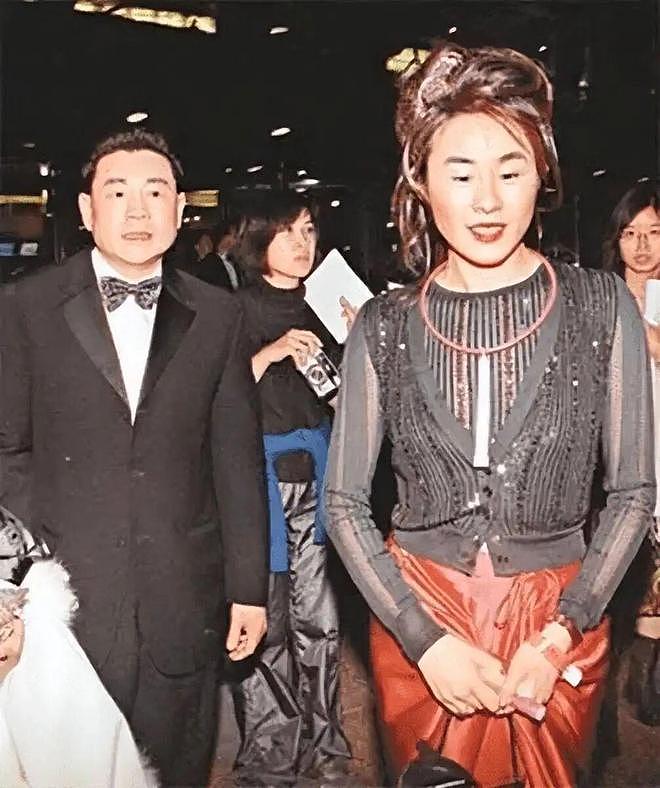 香港千亿豪门要改姓?第一个跌落神坛的“四大家族”,出现了!(组图) - 13