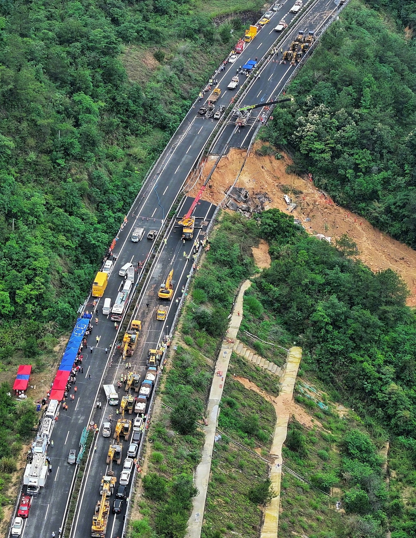 梅龙高速路陷整改报告：广东排查22万公里公路发现1.6万处隐患（组图） - 5