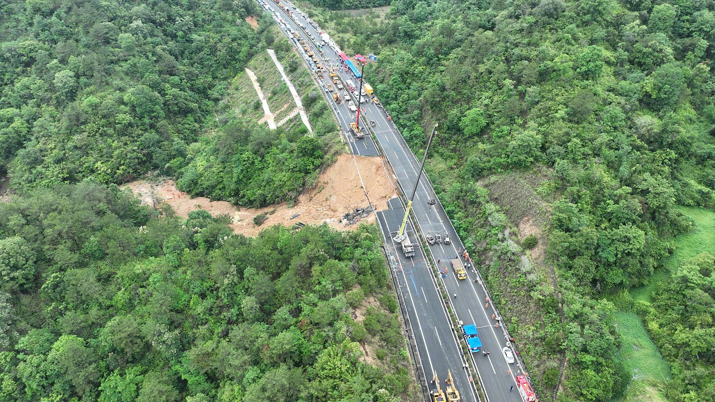 梅龙高速路陷整改报告：广东排查22万公里公路发现1.6万处隐患（组图） - 6