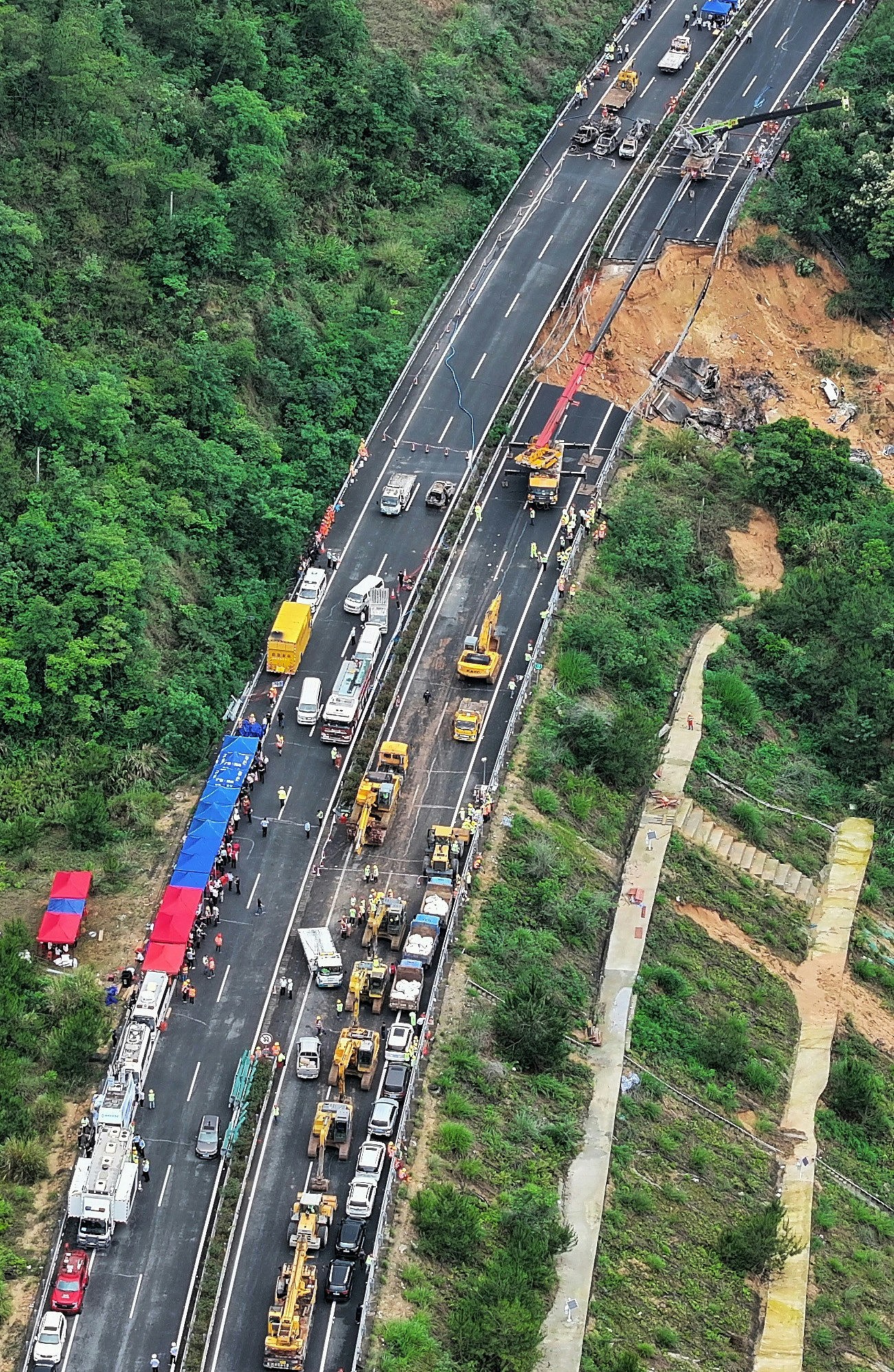 梅龙高速路陷整改报告：广东排查22万公里公路发现1.6万处隐患（组图） - 7