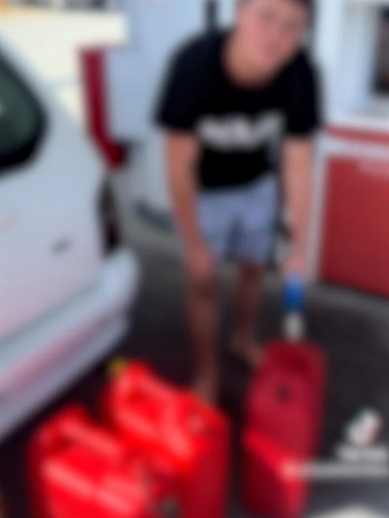 新州爆发汽油抢购潮！15%加油站断货，悉尼车主疯狂囤货引发冲突（组图） - 3