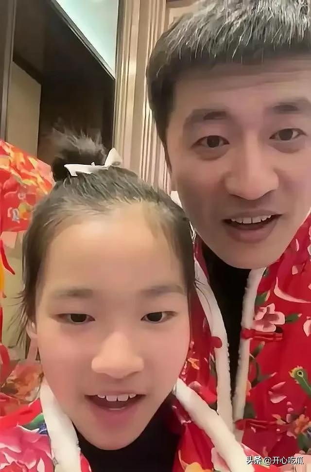 张雪峰的女儿张姩菡流泪发文，称赞爸爸很伟大，去天上做文曲星了（组图） - 7