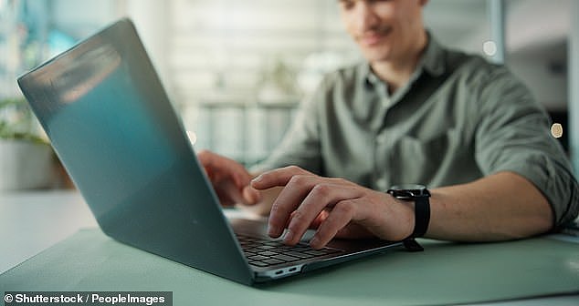 投百份简历全被拒!悉尼20年资深专家失业两年,被迫众筹付房租(组图) - 3