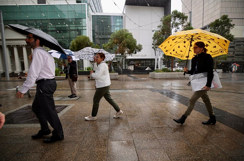 珀斯暴雨来袭，117通求助电话涌入，州长呼吁谨慎出行（GIF/图） - 4