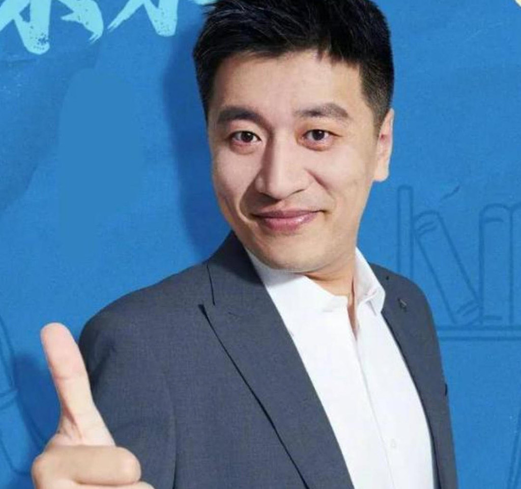 张雪峰骤逝家族信托未完成,11岁女儿或与继母争夺亿元遗产(组图) - 2