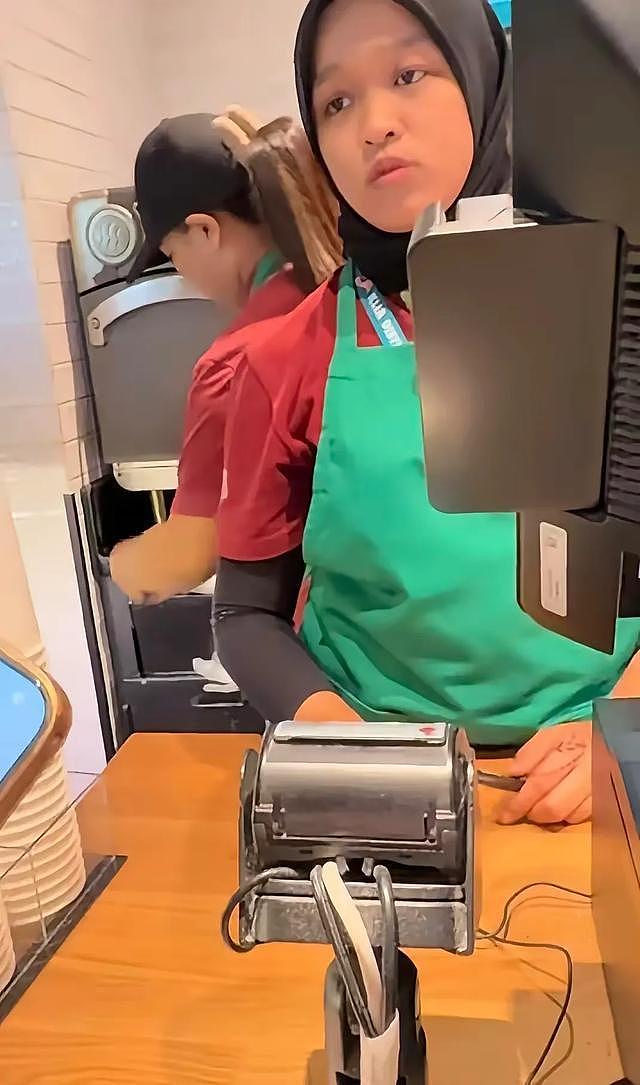 广东女孩吉隆坡买咖啡竟被骂“笨蛋”！当地华人集体投诉，店员被开除（组图） - 2