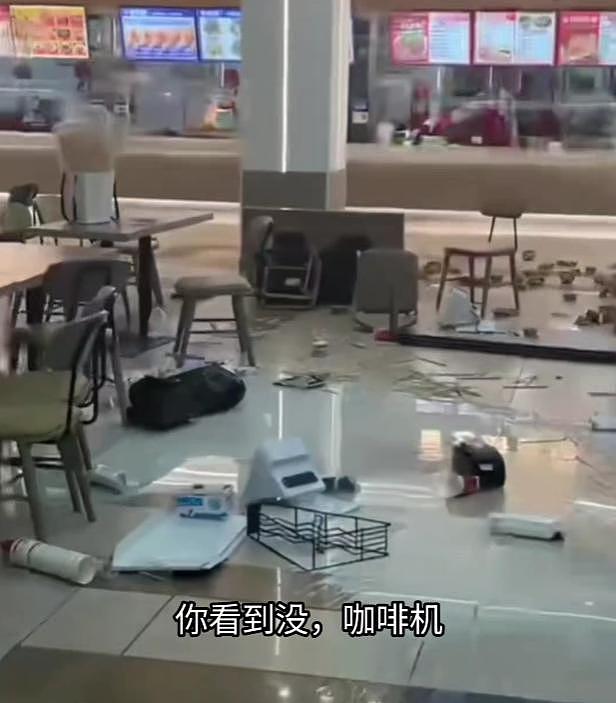吉林某大学男生表白失败,竟当众怒砸食堂!损失高达10多万,网友炸锅(组图) - 4