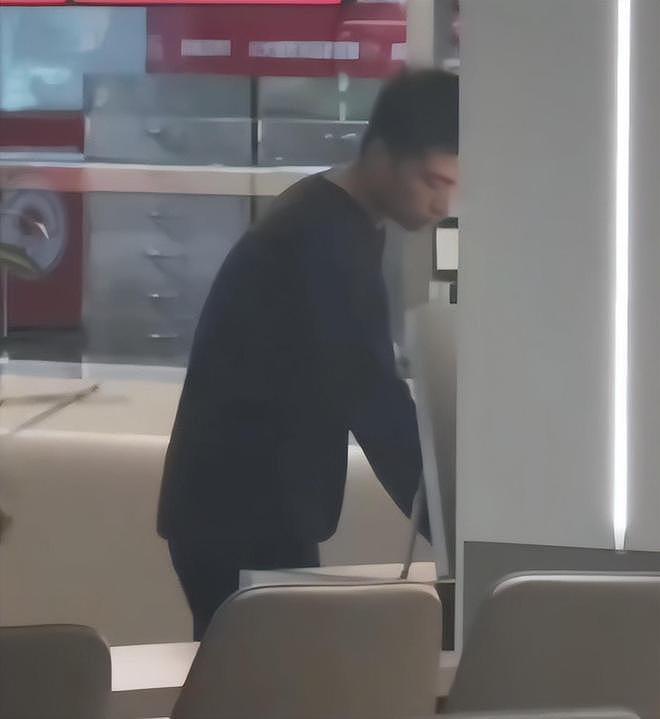 吉林某大学男生表白失败,竟当众怒砸食堂!损失高达10多万,网友炸锅(组图) - 7