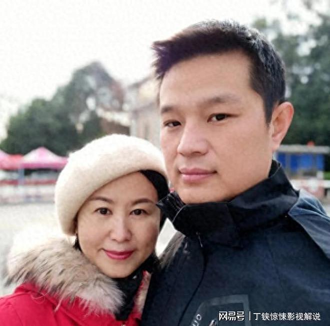山东小伙网恋成都富婆,相差14岁,奔现5天即领证(组图) - 1