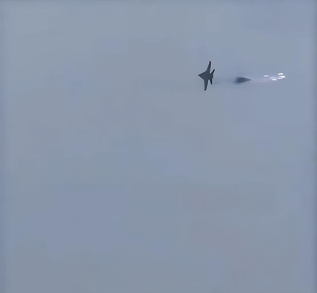 终于爆发了，击落大批美以军机：隐身战机，超级大黄蜂不断下坠！（组图） - 3