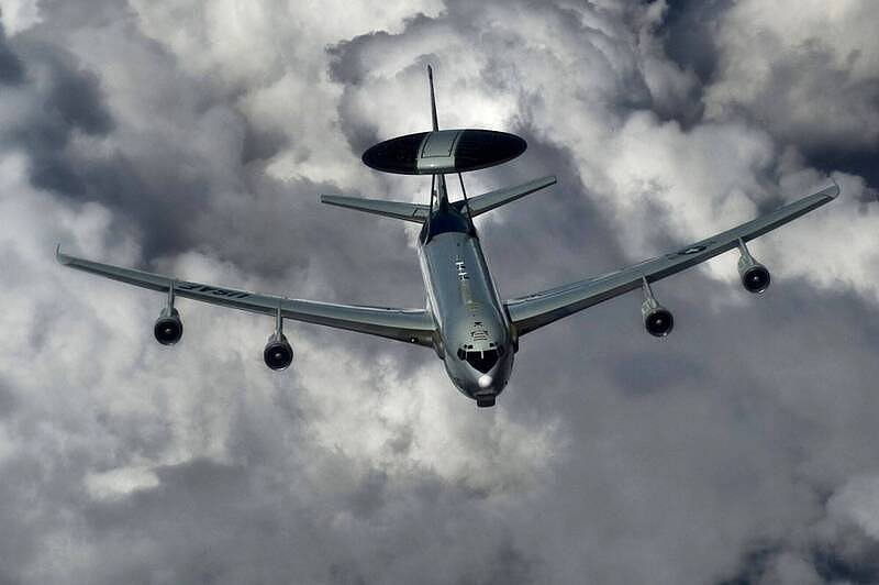 伊朗弹袭沙乌地空军基地! 美军15伤、E-3预警机受损(图) - 1