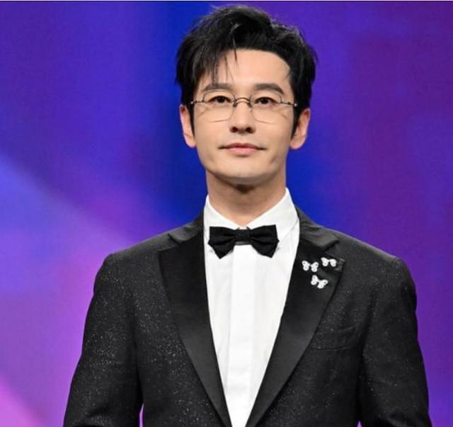 黄晓明官宣晒新人，照片流出后，网友：这眼光，挺专一的！（组图） - 7