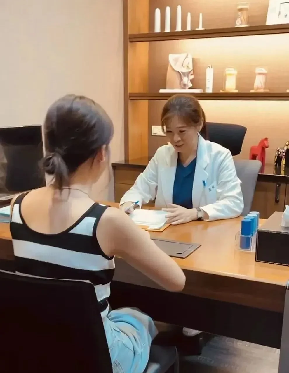 “性治疗室”里的00后,男多女少...(组图) - 10
