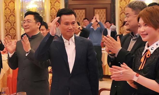 纽约机场一副手铐，如何震碎了神秘富豪的3000亿“假央企”（组图） - 8