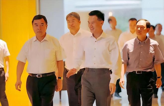 纽约机场一副手铐，如何震碎了神秘富豪的3000亿“假央企”（组图） - 10