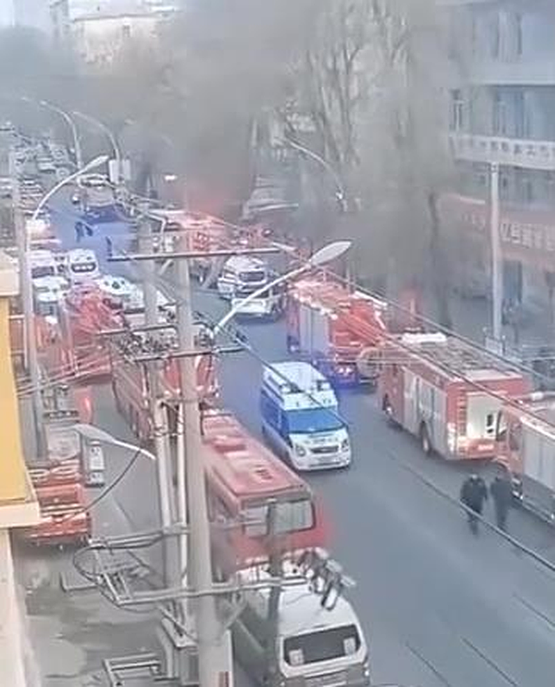 黑龙江牡丹江市1处楼房坍塌，9人被困（图） - 1