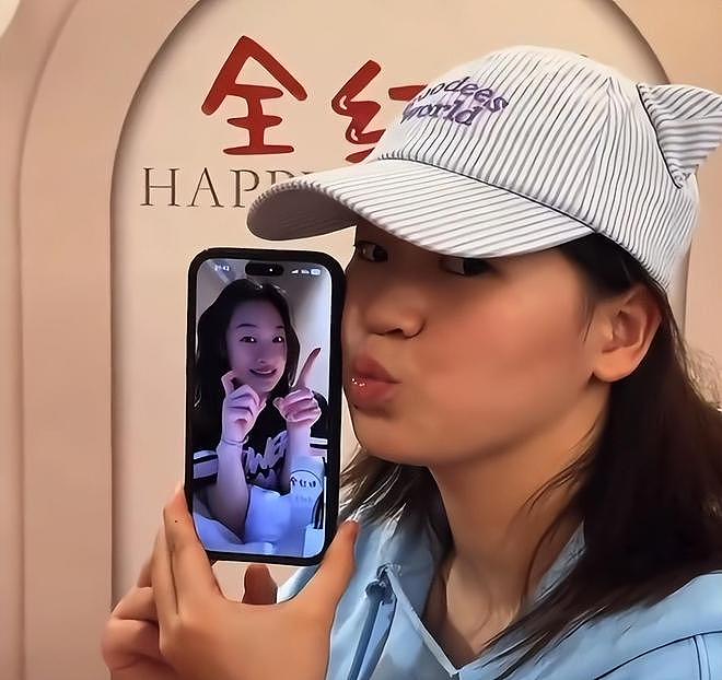 排面!全红婵晒19岁庆生照:跳水奥运冠军集体亮相,杨倩也出席(组图) - 6
