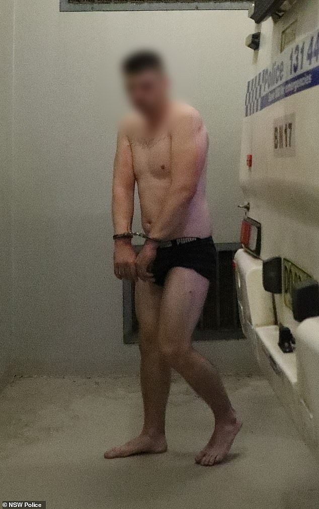 悉尼85岁老人绑架杀人案：女子与嫌犯同床被捕，曾持刀施暴、纵火并袭警（组图） - 4