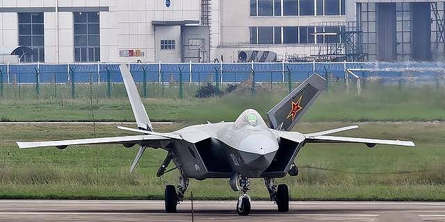 她走了...没上过新闻联播,却让歼-20真正活了过来(组图) - 11