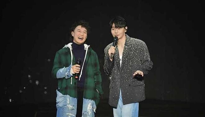 陈奕迅现身单依纯深圳演唱会,表情引人注意,杨千嬅陈辉阳也在 - 10