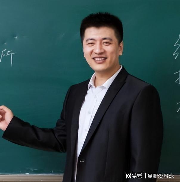 去世4天，外媒态度彰显张雪峰的江湖地位，张姩菡一个字都没说错（组图） - 31